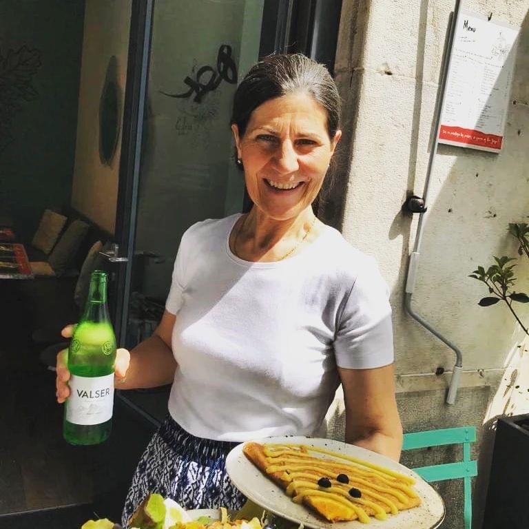 gérante de la Crêperie Le Douze